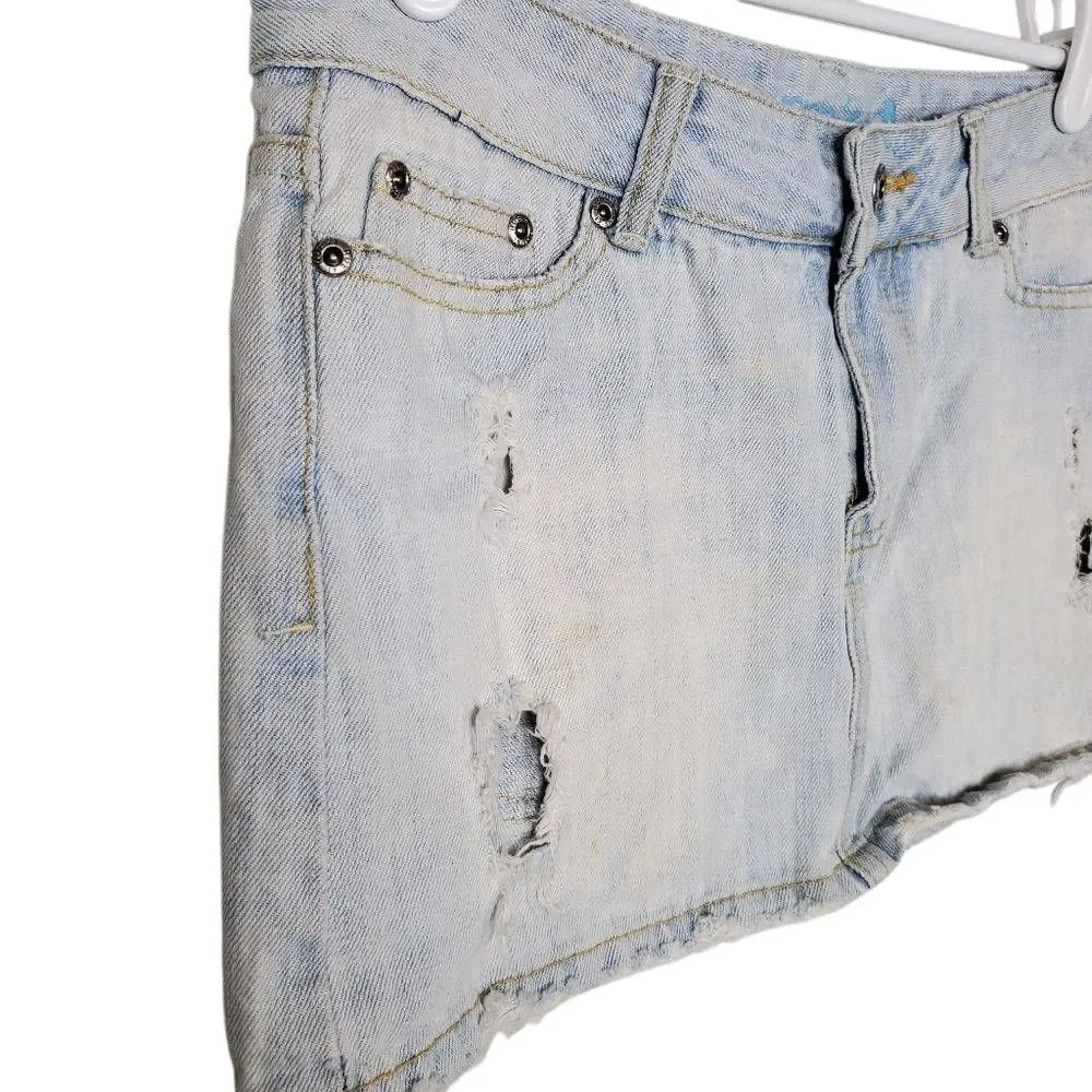 Rue21 Y2K Embelished‎ Distressed Lightwash Jean Mini Skirt Size 3/4